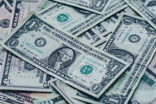 Mastering the Basics: Understanding the Economy for Successful Stock Study