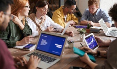 Tips and Advice for Entrepreneurship, Money, Studying the Economy, and Stocks in Italy